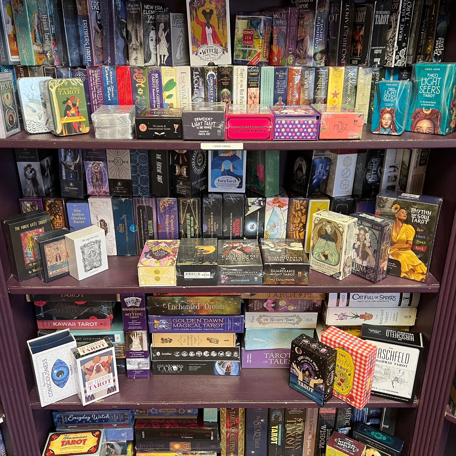 Tarot, Oracles & Divination