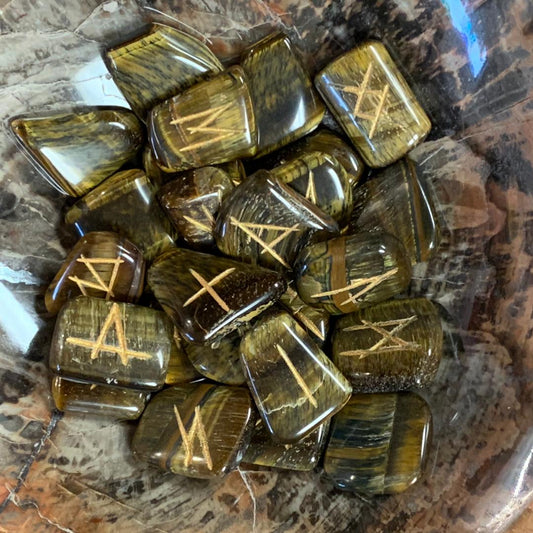Runes Set Tiger Eye